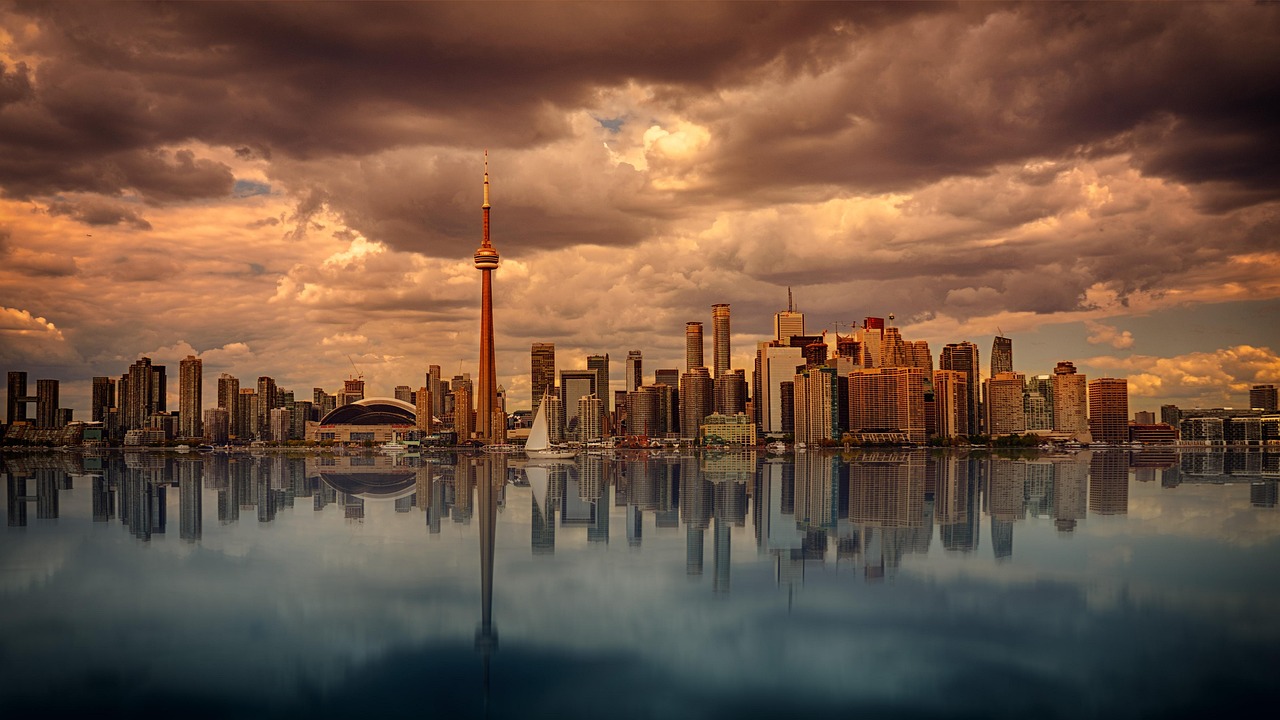 Book flights to Canada - CN Tower in Toronto - international airline tickets